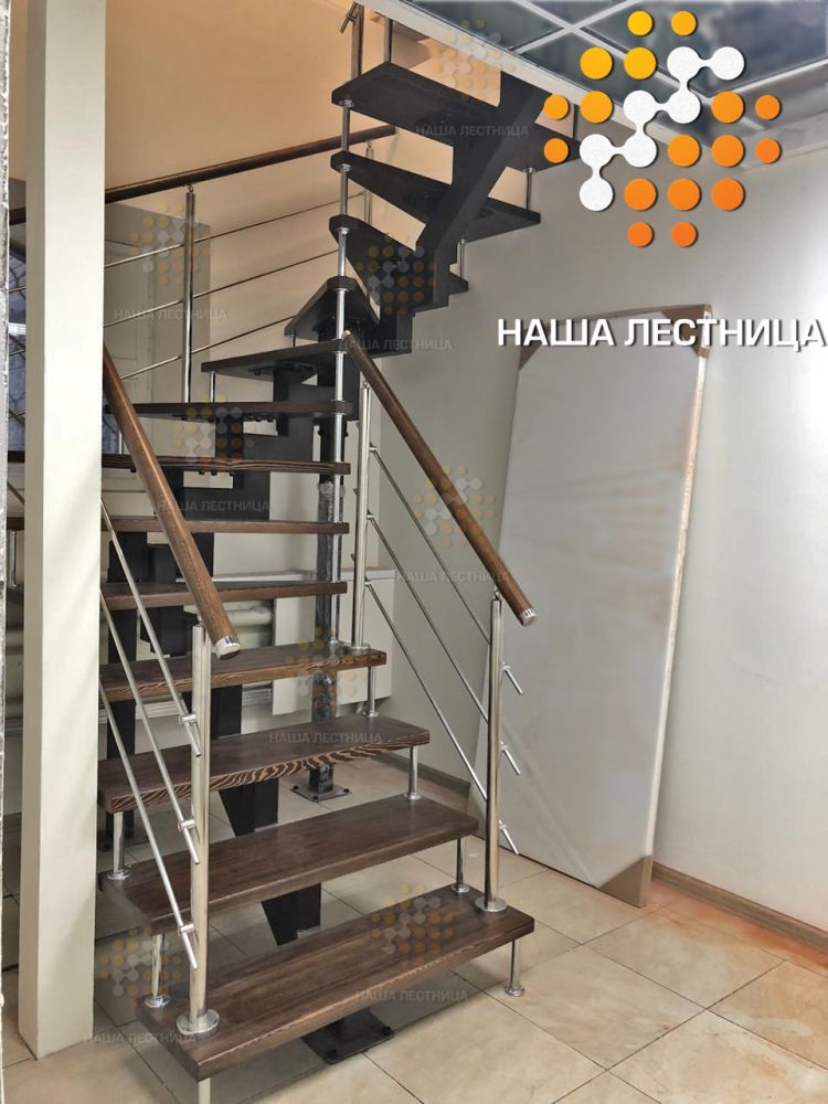 Фото лестница для дома на металлическом каркасе серии "гранж" - вид 2