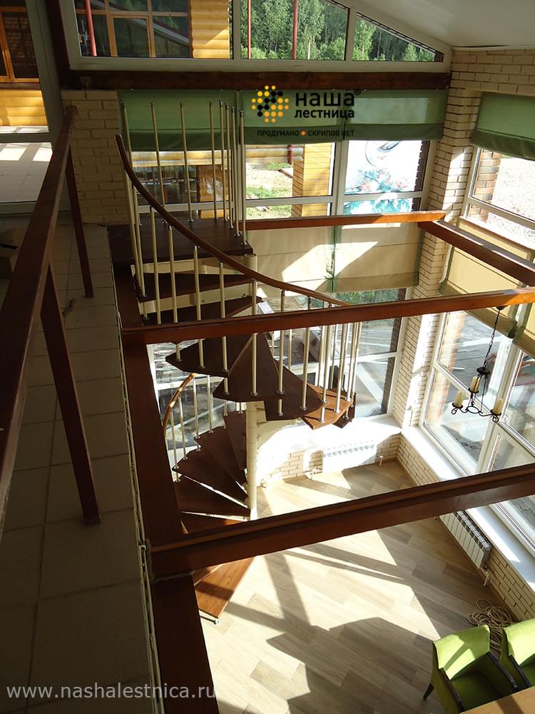 Фото проекты лестницы на второй этаж в частном доме - вид 2