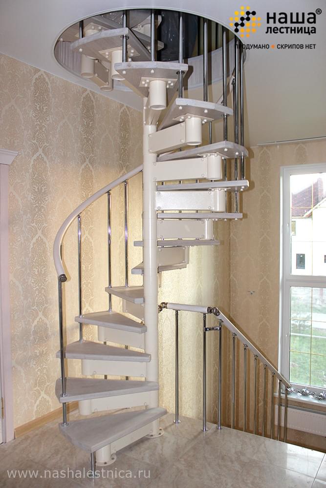 Фото винтовая лестница в частный дом - вид 1