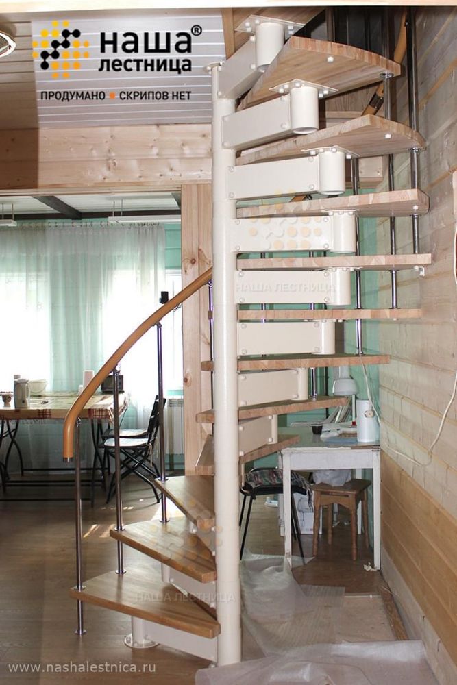 Фото лестница в летний дом - вид 1