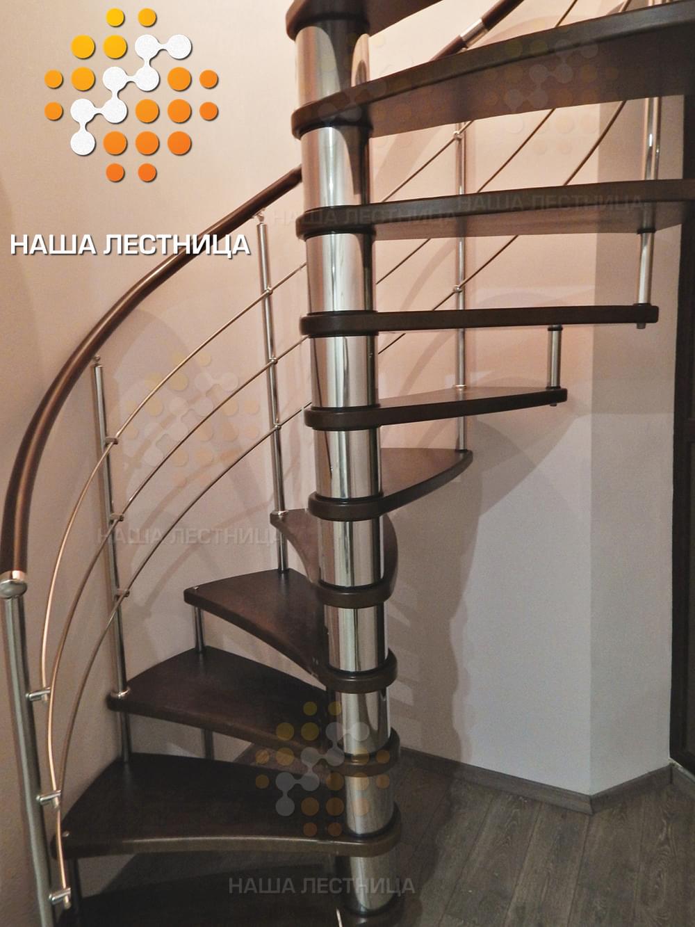 Фото винтовая лестница из нержавеющей стали с буковыми ступенями - вид 4