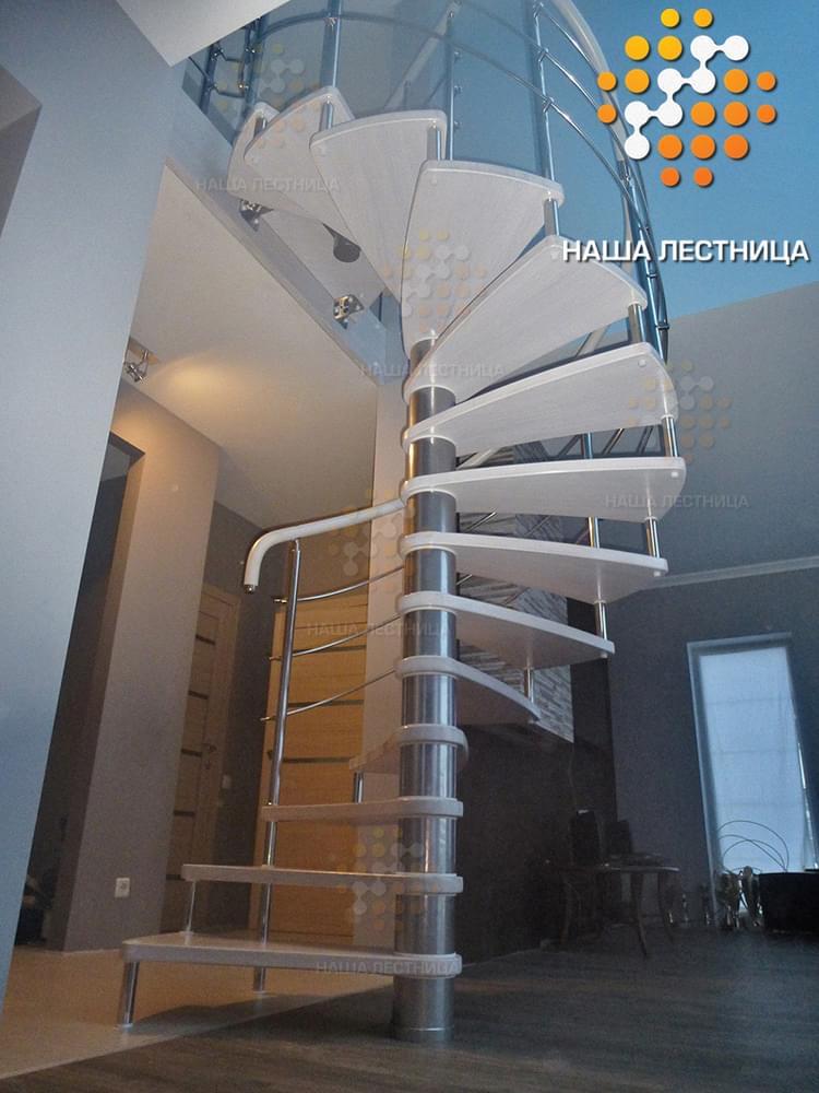 Фото винтовая лестница - вид 2