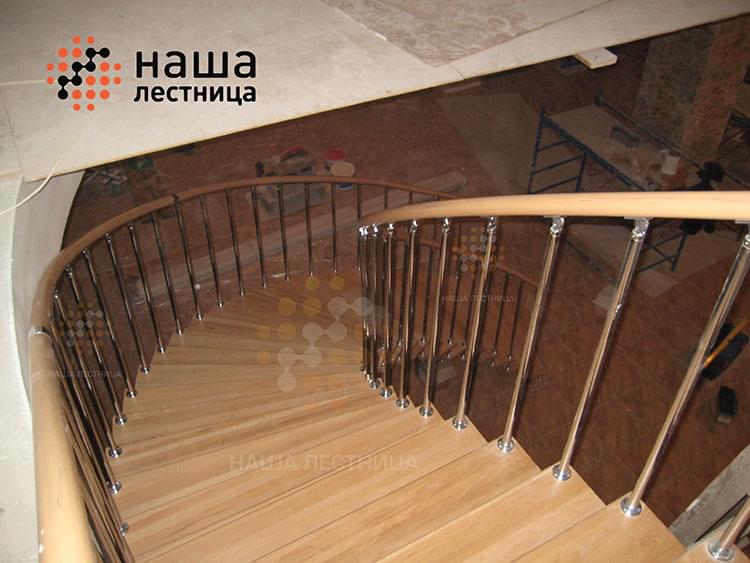 Фото спиральная лестница в дом с комфортным шагом на модулях - вид 5
