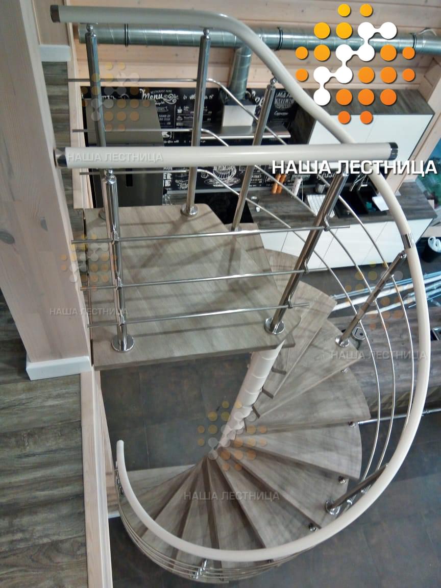 Фото модульная винтовая лестница в частный дом - вид 9