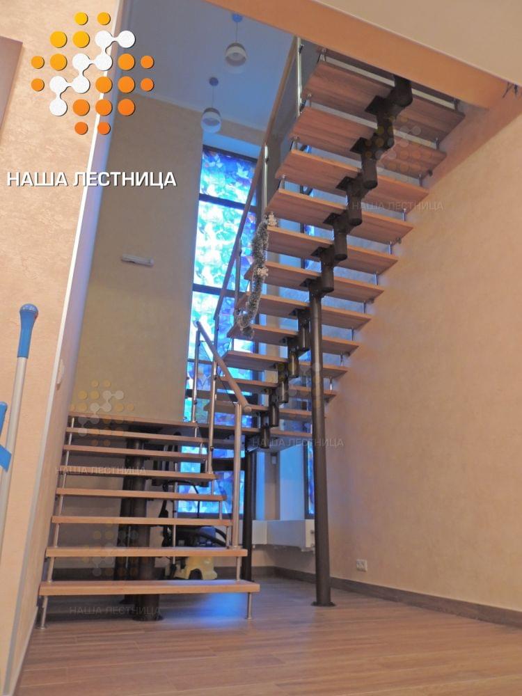 Фото модульная лестница с п-поворотом и стеклянным ограждением - вид 2