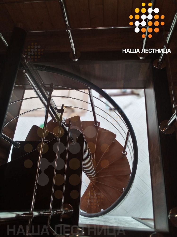 Фото винтовая лестница в дом серии "derstahl" - вид 6