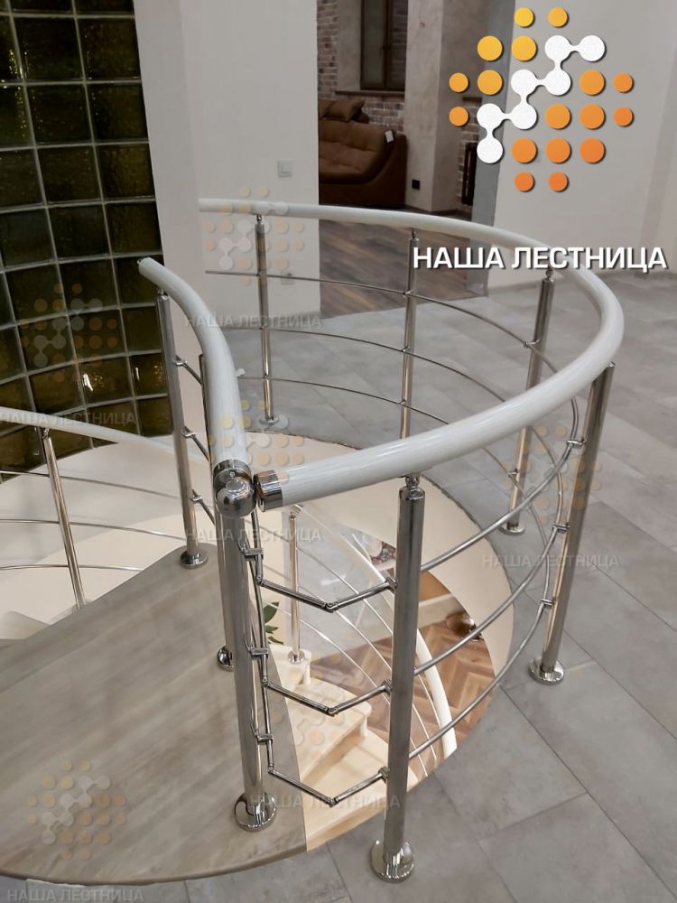 Фото винтовая лестница в дом серии "derstahl" в люксовой комплектации - вид 3