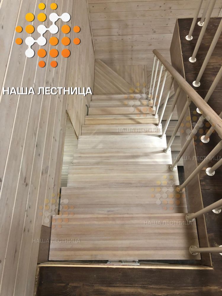 Фото модульная комбинированная лестница в дом с поворотной площадкой - вид 2