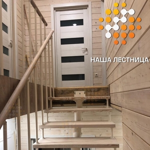 Модульная комбинированная лестница в дом с поворотной площадкой-2