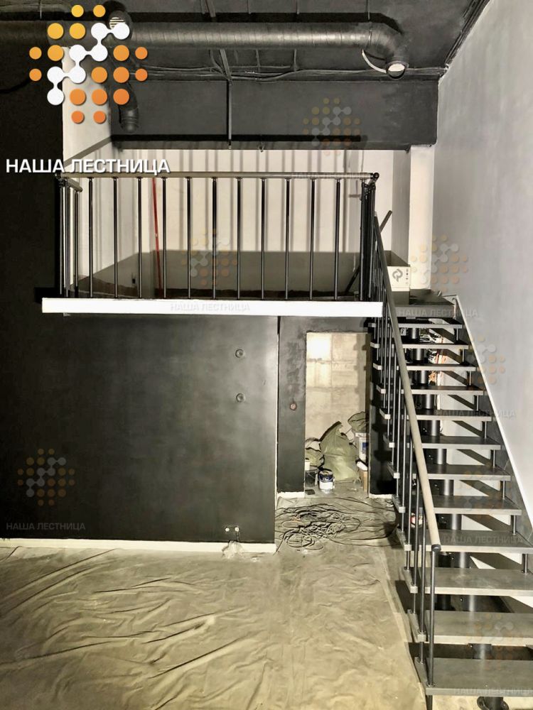 Фото лестница с прямым маршем на модульном каркасе - вид 2