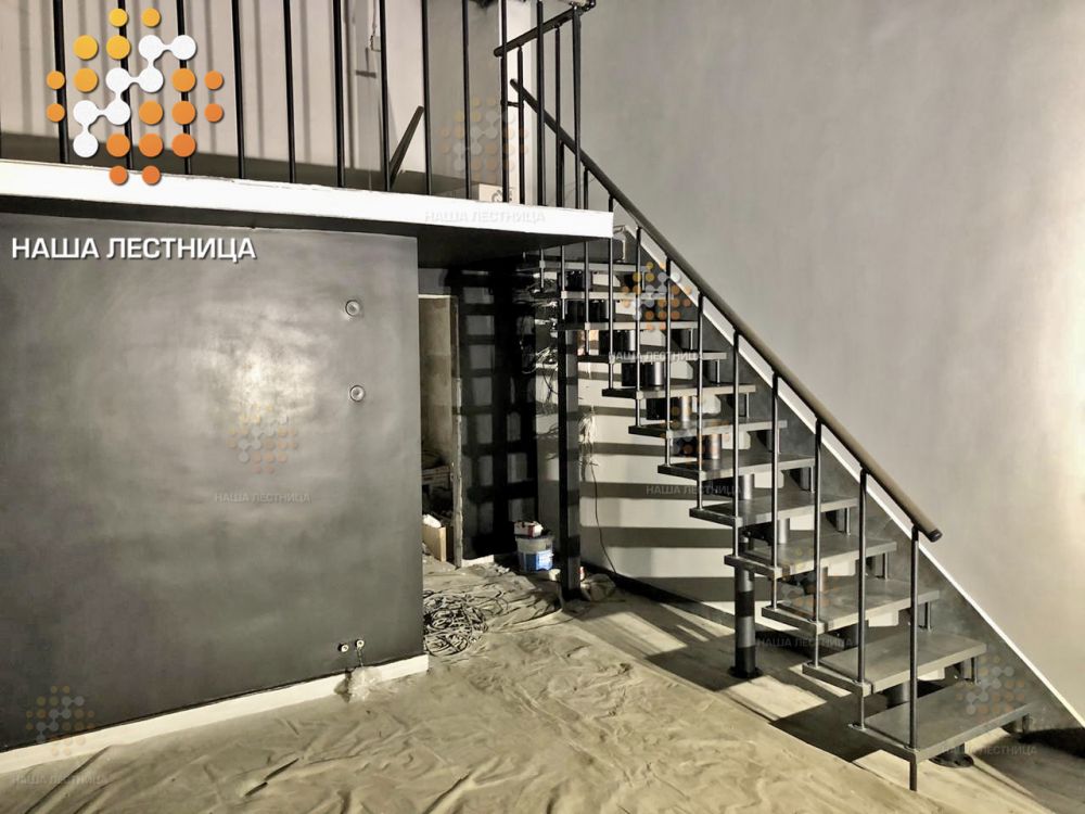 Фото лестница с прямым маршем на модульном каркасе - вид 3