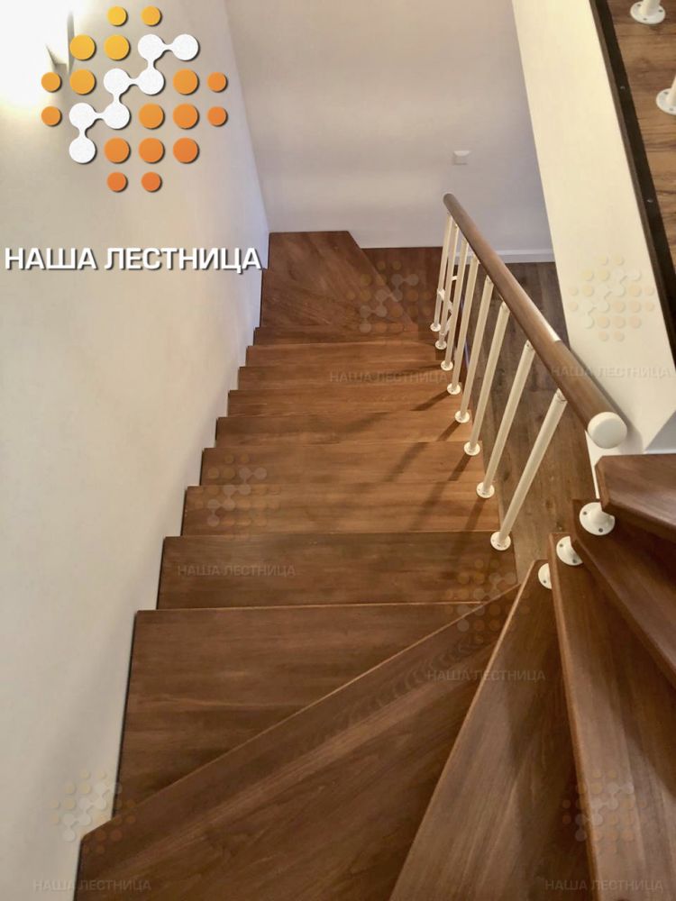 Фото шикарная и недорогая лестница на второй этаж в модульном исполнении - вид 3