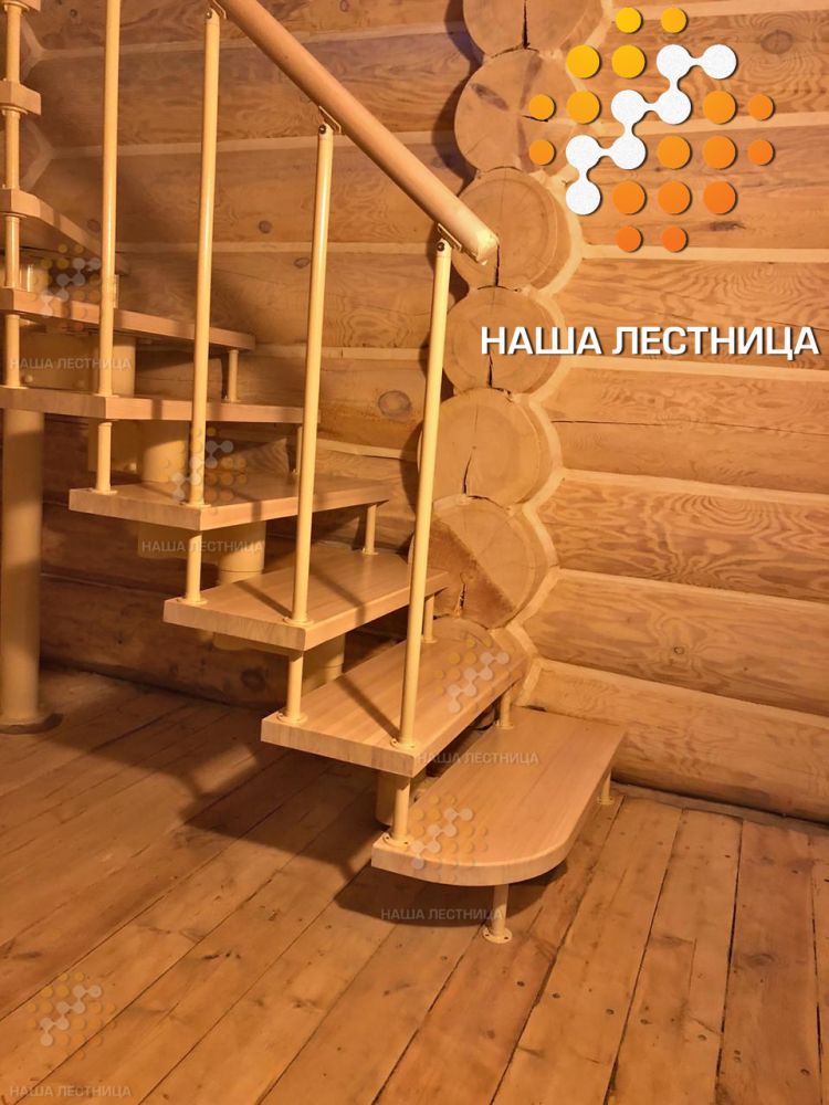 Фото модульная лестница в деревянный дом с 5 ступенями на развороте - вид 3