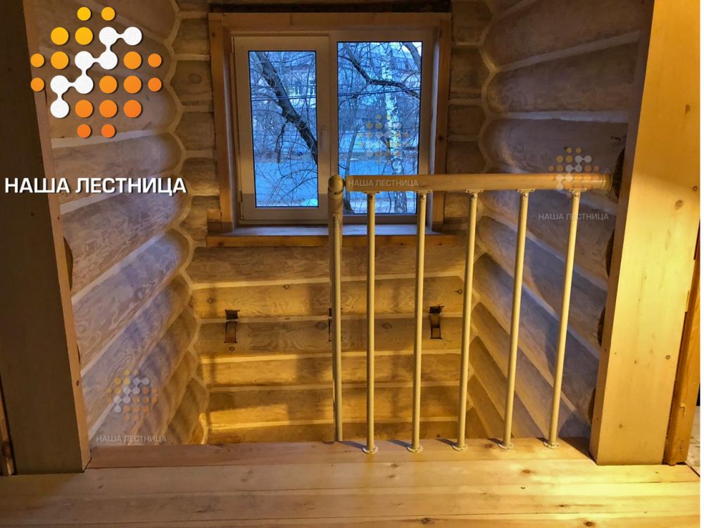 Фото модульная лестница в деревянный дом с 5 ступенями на развороте - вид 4