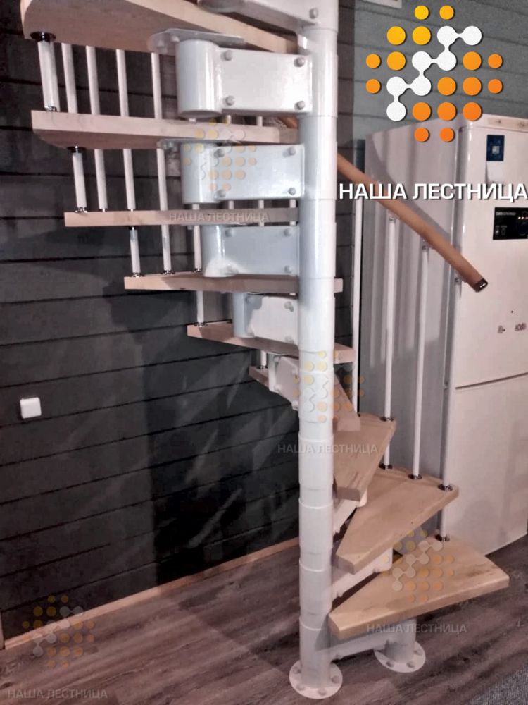 Фото винтовая лестница для мансардного этажа на модульном каркасе - вид 4