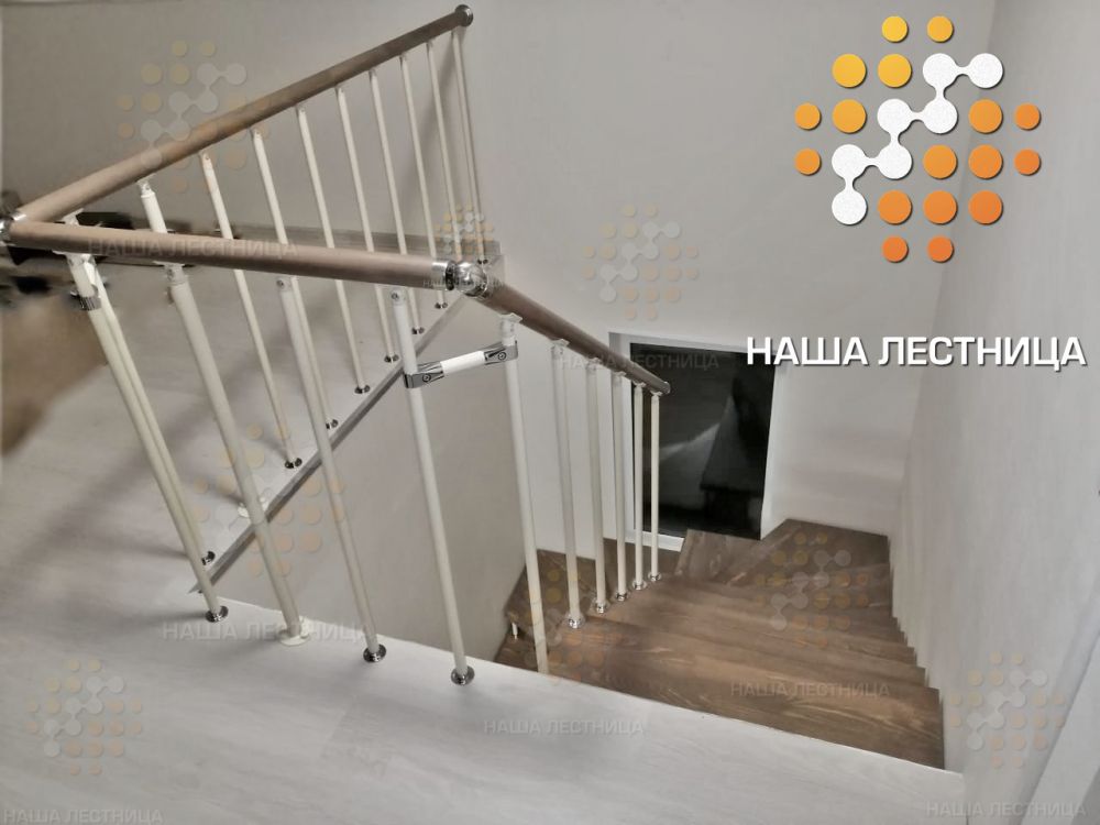 Фото недорогая модульная лестница для дачи с п-поворотом - вид 4