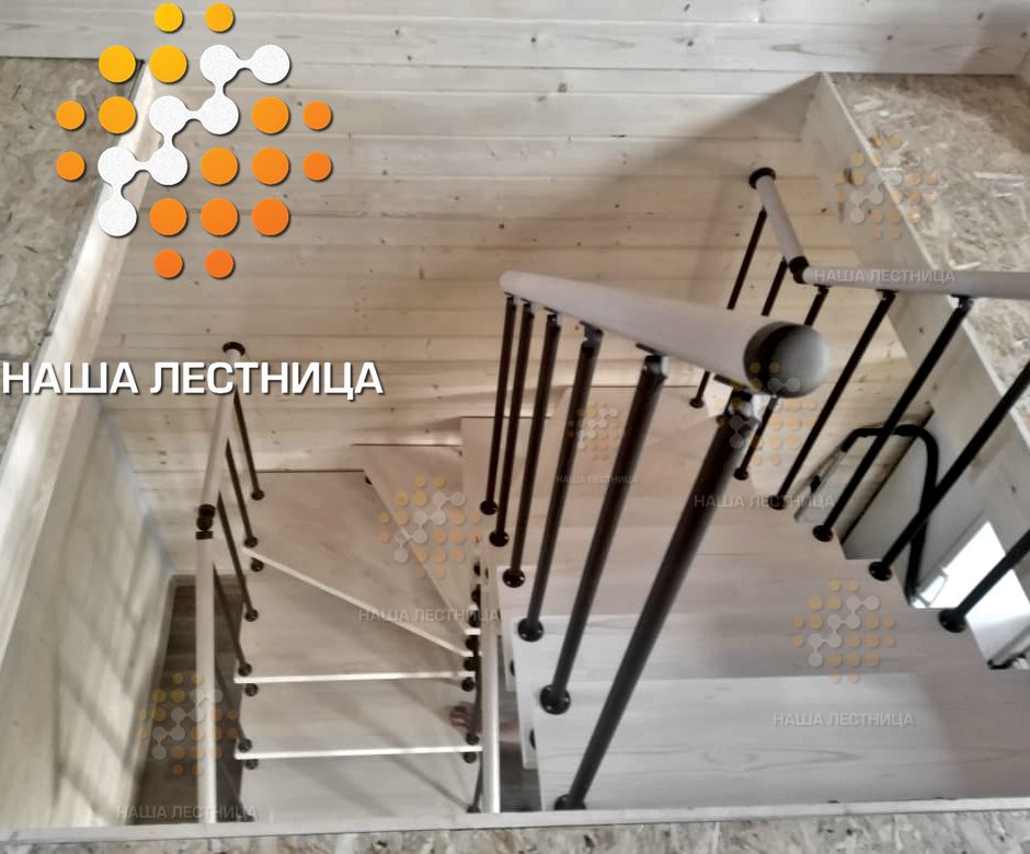 Фото недорогая модульная лестница в деревянный дом - вид 2