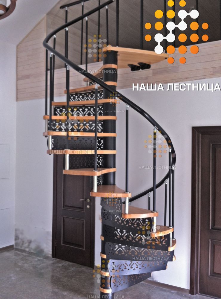 Фото винтовая лестница на мансарду - вид 3