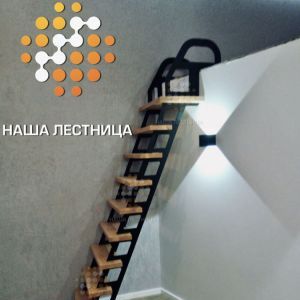 Стационарная лестница на антресольный этаж