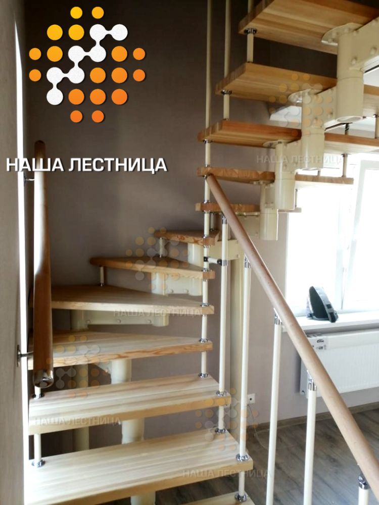 Фото недорогая и прочная лестница для дачи - вид 2