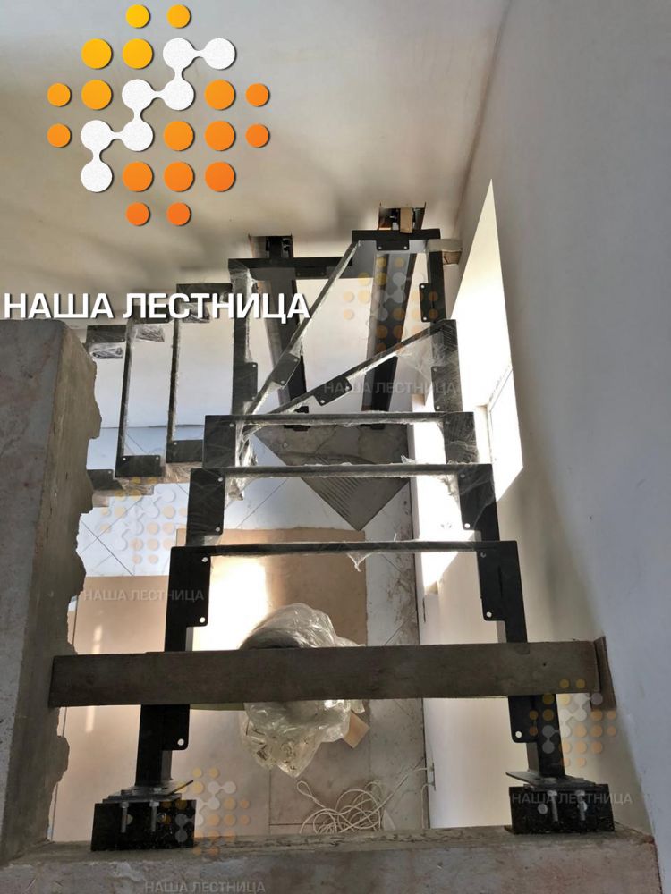Фото каркас для лестницы на второй этаж, серия лаунж - вид 2