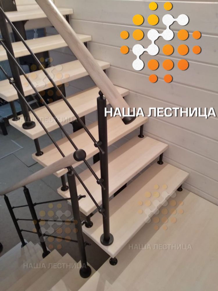 Фото модульная лестница на второй этаж с поворотным столом на 180 - вид 1