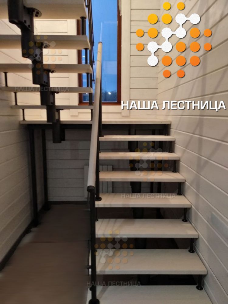 Фото модульная лестница на второй этаж с поворотным столом на 180 - вид 2