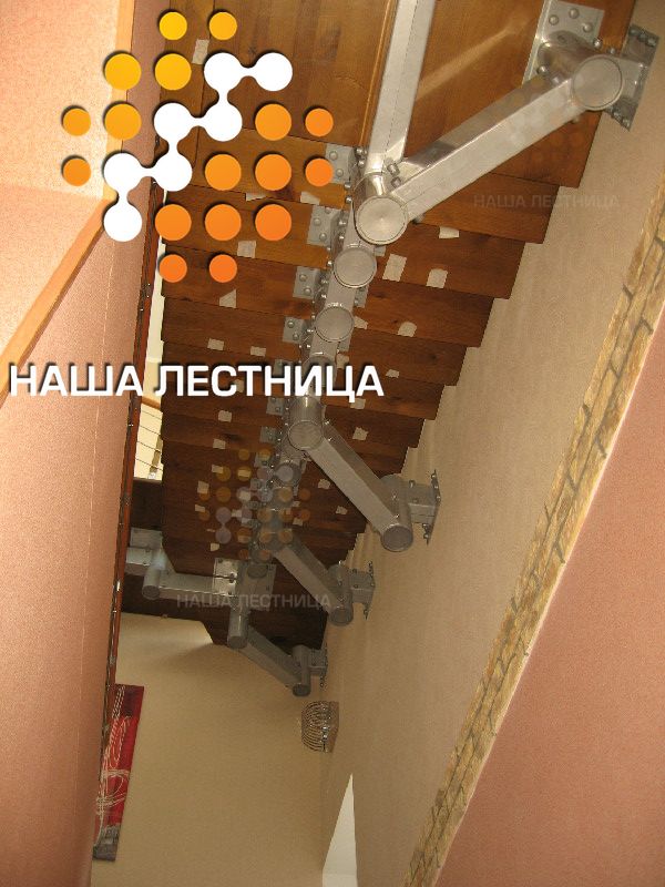 Фото комфортная лестница на 2 этаж, полностью модульный каркас - вид 3