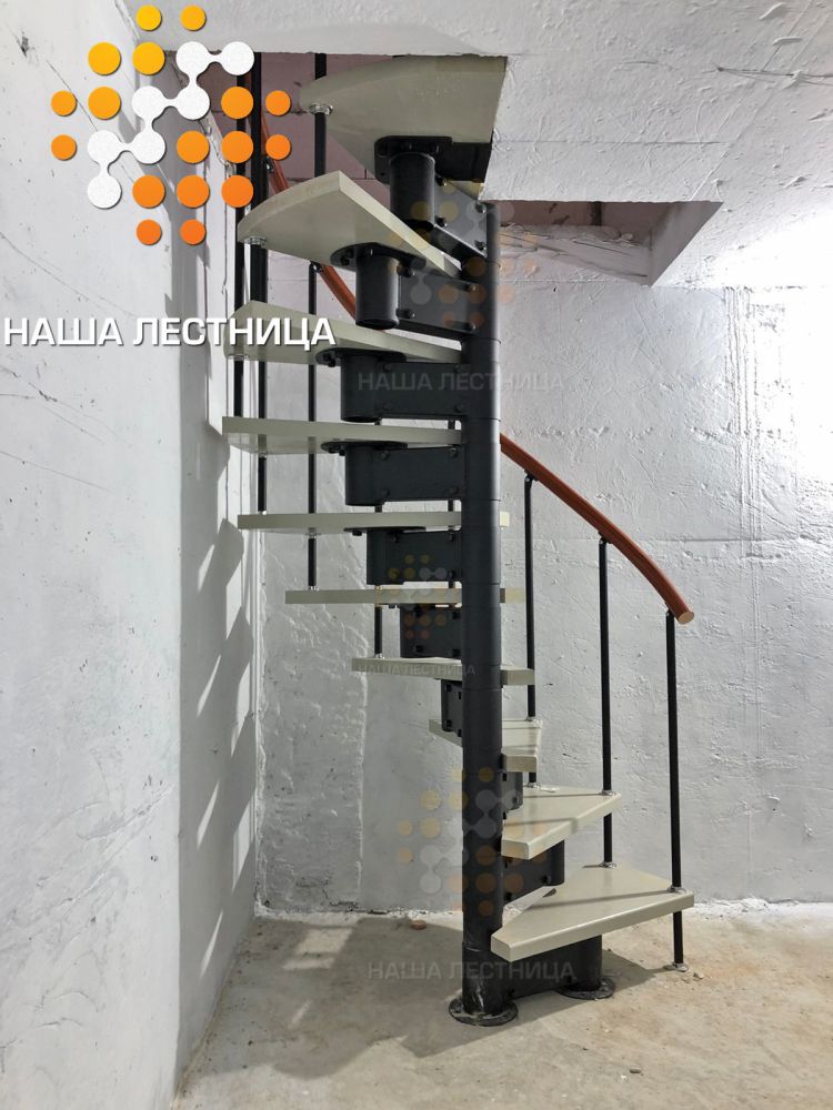 Фото винтовая лестница на модульном каркасе - вид 1