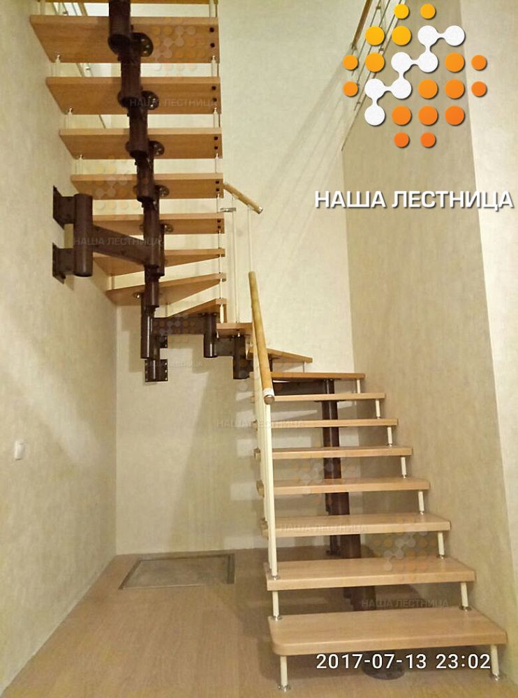 Фото классическая модульная лестница с поворотом 180 - вид 3