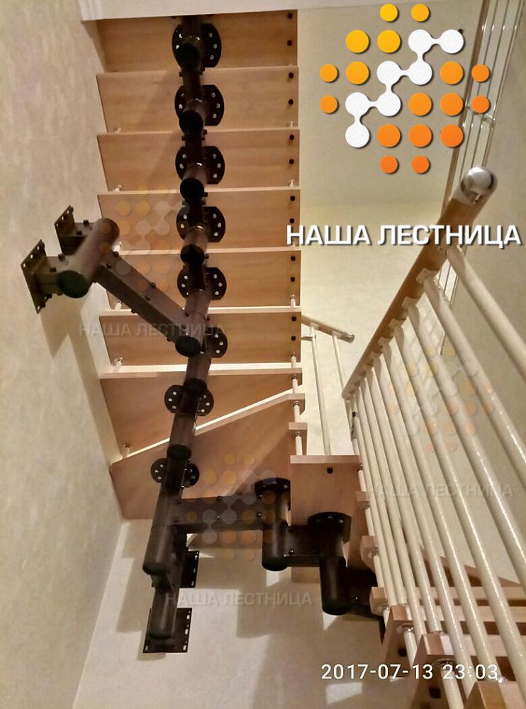 Фото классическая модульная лестница с поворотом 180 - вид 5