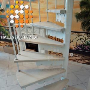 Винтовая лестница в недорогой комплектации-2