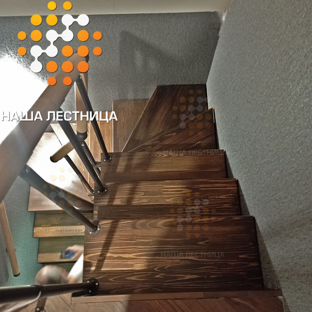 Фото деревянная лестница на металлическом каркасе - вид 3