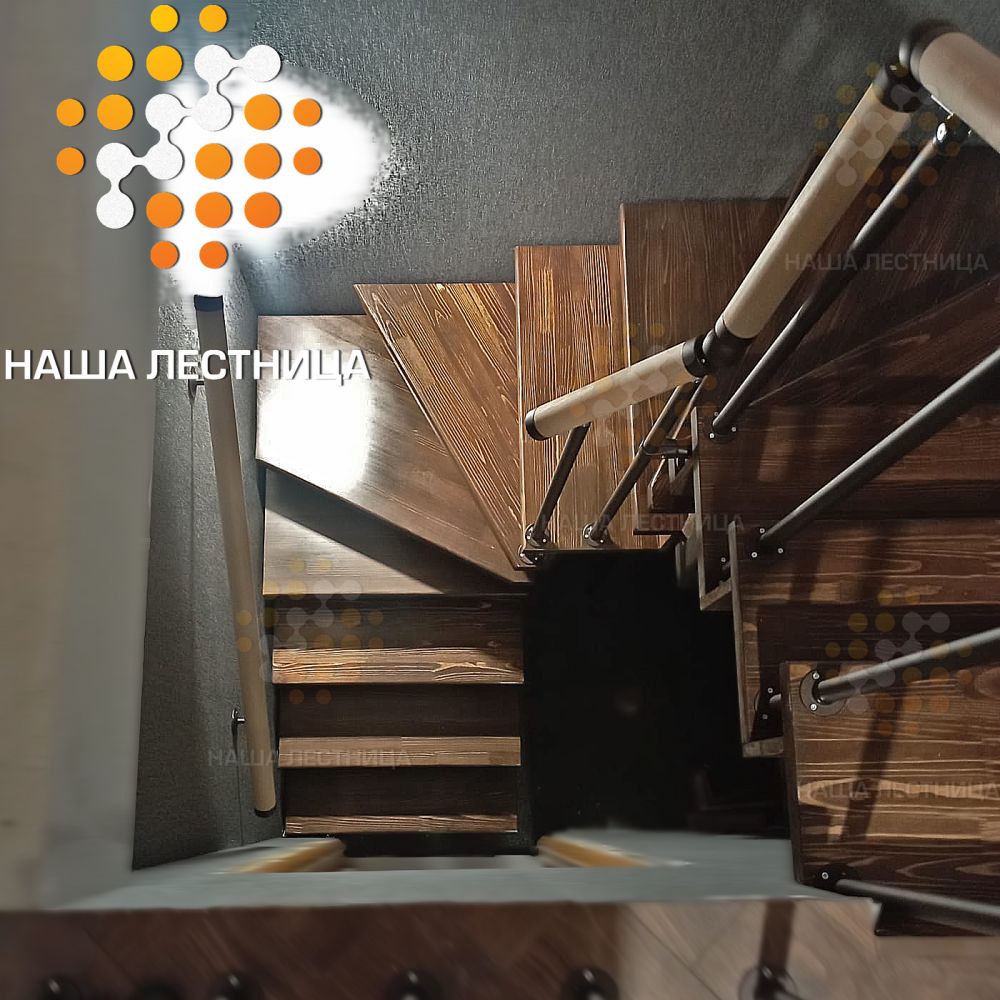 Фото деревянная лестница на металлическом каркасе - вид 1