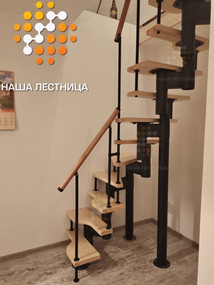 Фото компактная лестница с гусиным шагом, г-поворот - вид 5