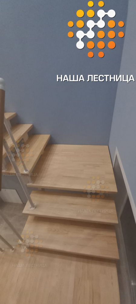 Фото трехмаршевая лестница с двумя площадками - вид 3