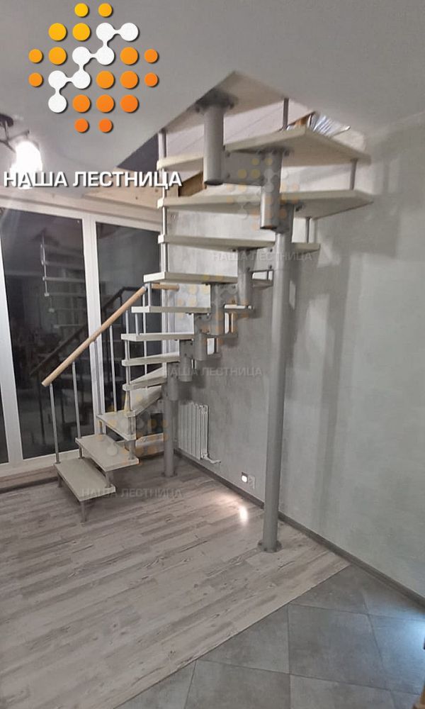 Фото недорогая лестница на второй этаж - вид 1