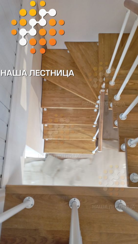 Фото лестница на второй этаж, серия "гранж" - вид 3