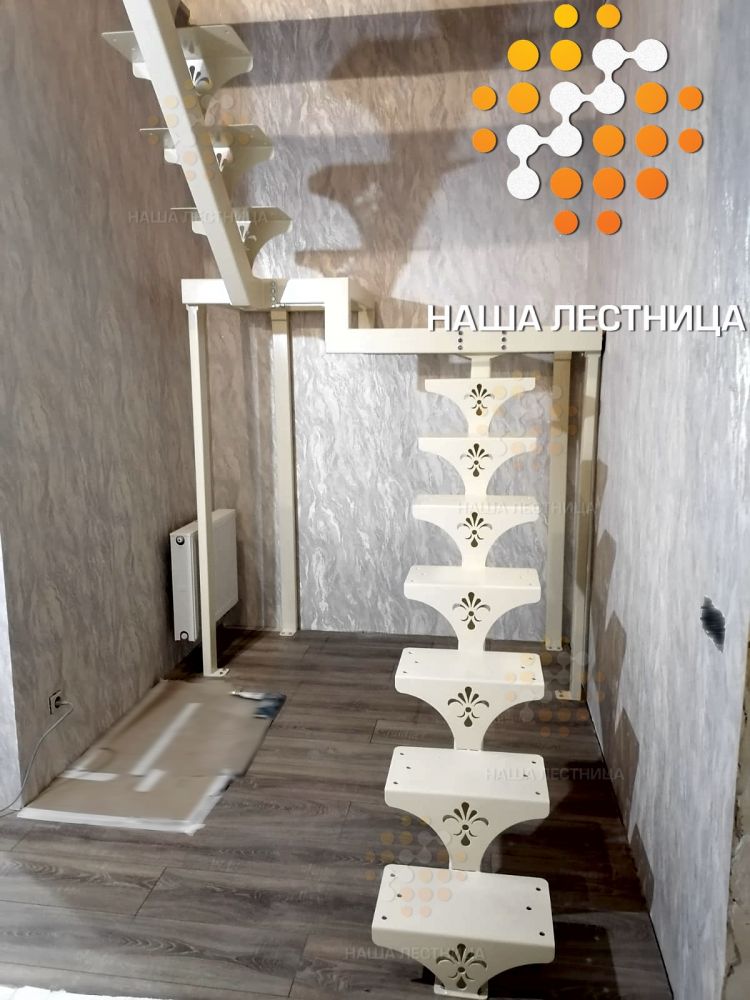 Фото каркас для лестницы в частный дом на второй этаж - вид 1