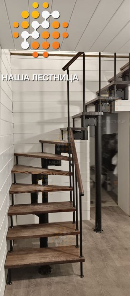 Фото лестница для дачи, поворот на 90 - вид 2