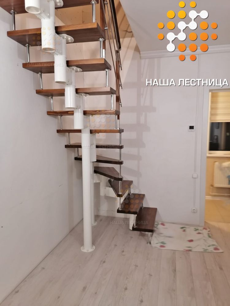 Фото модульная лестница в частном доме на второй этаж - вид 1