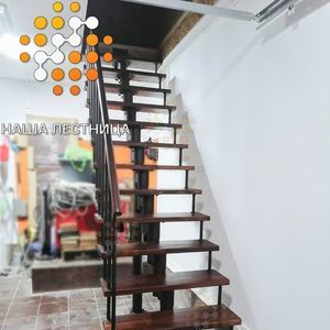 Маршевая лестница на модульном каркасе