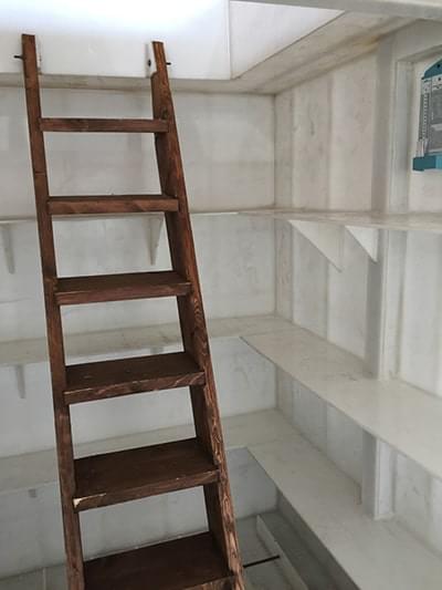 Лестница в подвал - 2