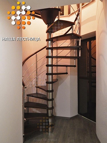 Винтовая лестница на второй этаж серии DerStahl №532 - фото №2